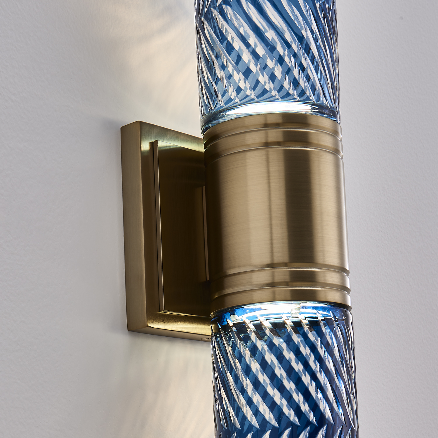 Kiriko 28-in (12-watt) LED Winter Brass Wall Sconce - Image 2