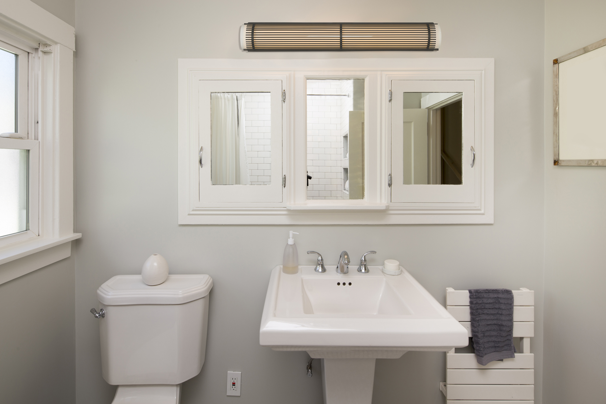 Edgewater Led Bath - Image 2